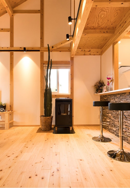 ペレットストーブが温かい和モダンな落ち着く木の家　建築地：福岡市西区
